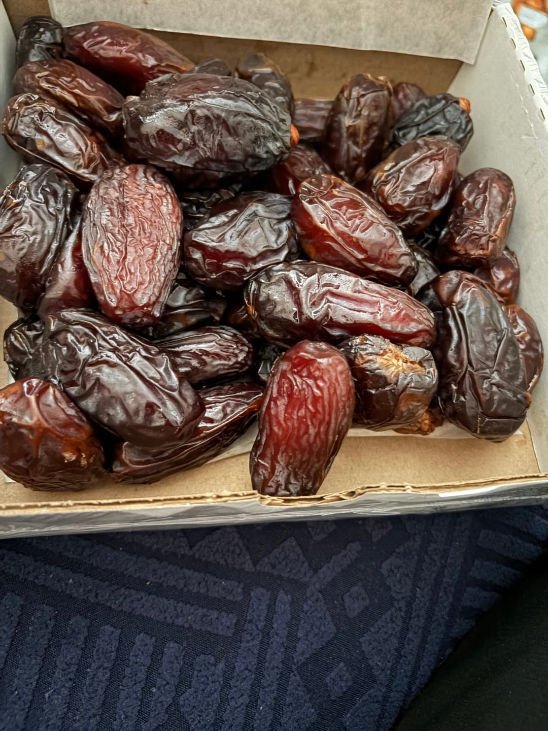 Customer photo review of Organic Premium Medjool Dates Box