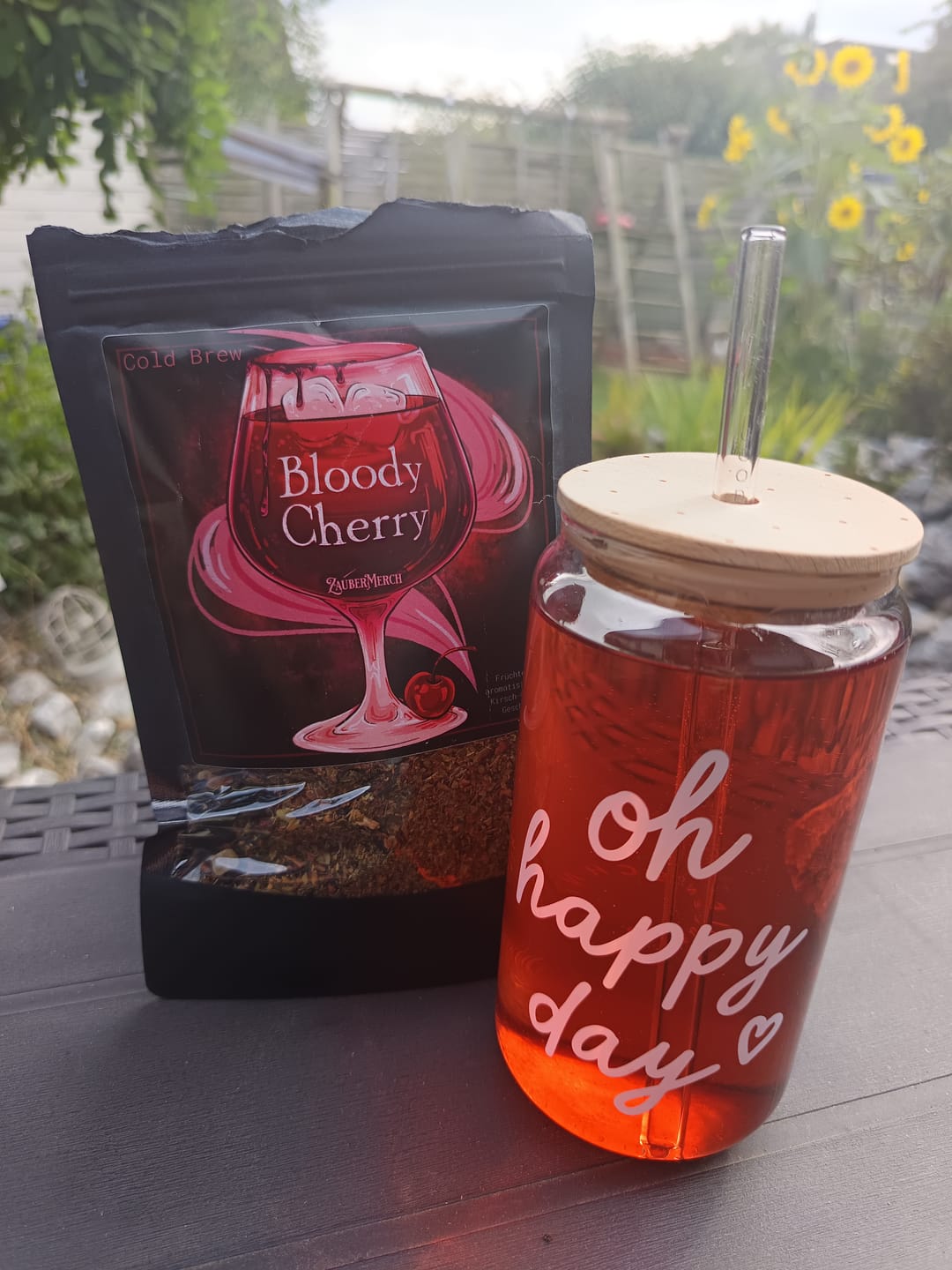 Customer photo review of Bloody Cherry Cold Brew Tee – Kirsch Cassis Eistee