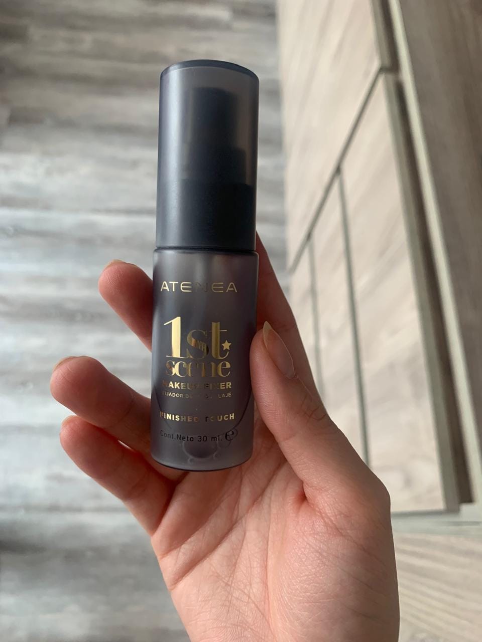 Customer photo review of FIJADOR DE MAQUILLAJE 1ST SCENE