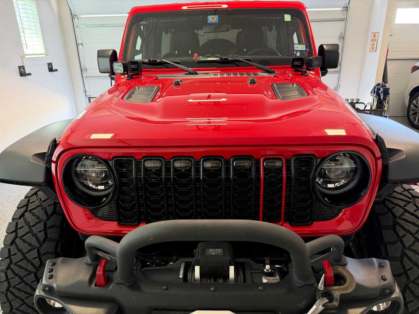 Customer photo review of Custom Paint Matched Front Grille – Refreshed Style fits Jeep Wrangler JL/ Gladiator JT