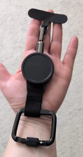 Customer photo review of SafePhone™ Correa Colgante Antirrobo para Móvil