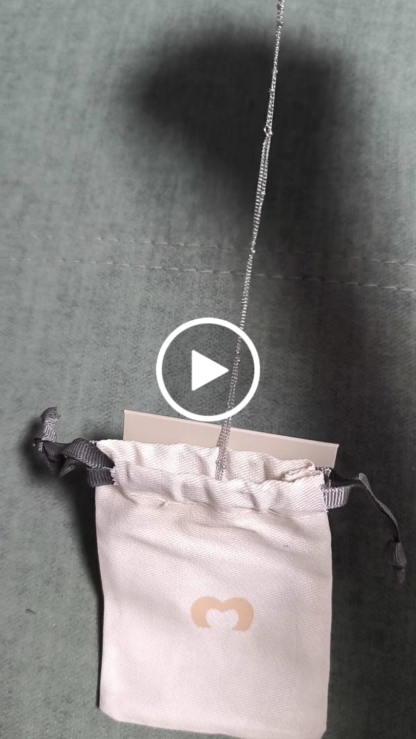 Customer video review of Collar Perla de Gota