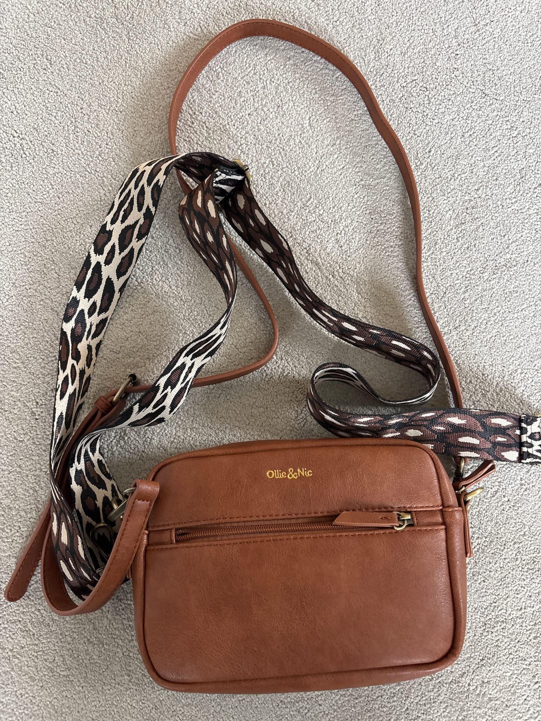 Customer photo review of Gigi Crossbody - Apple Green