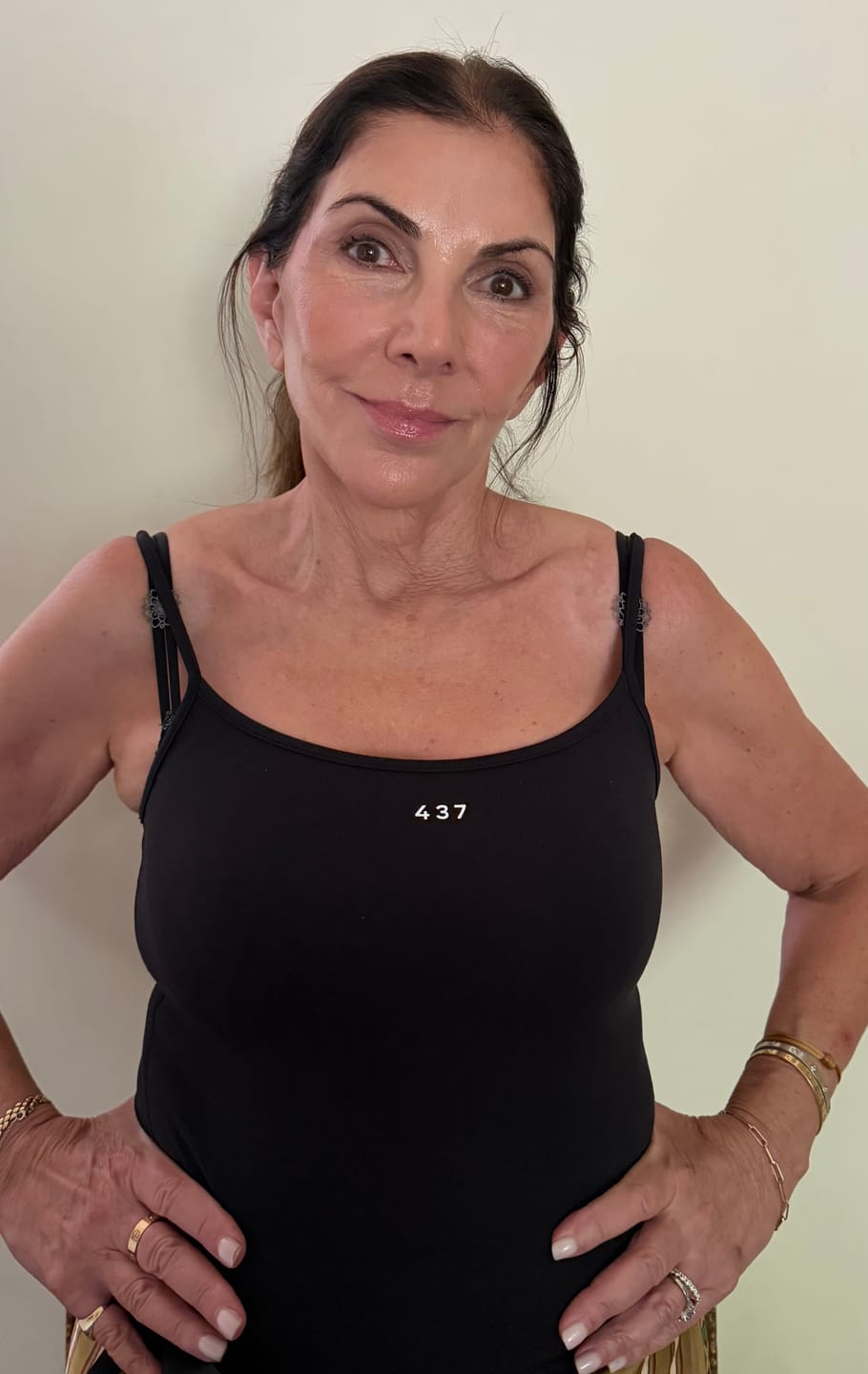 Customer photo review of The Minimalist Tank Black
