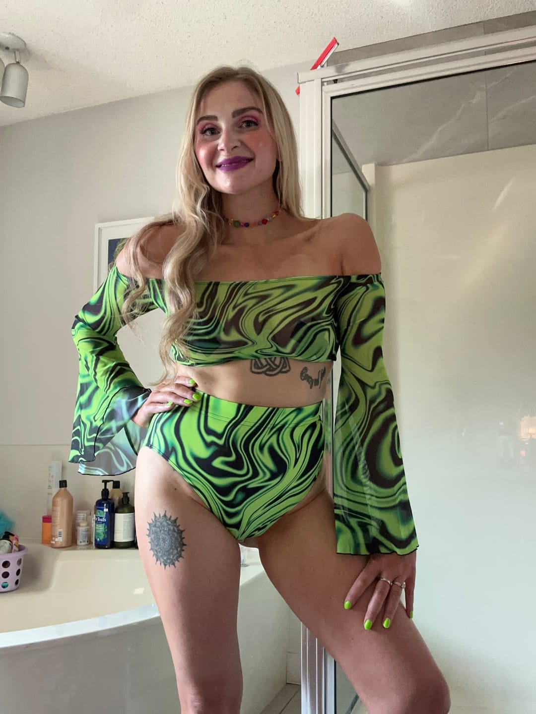 Customer photo review of Toxic Drip Booty Shorts Set