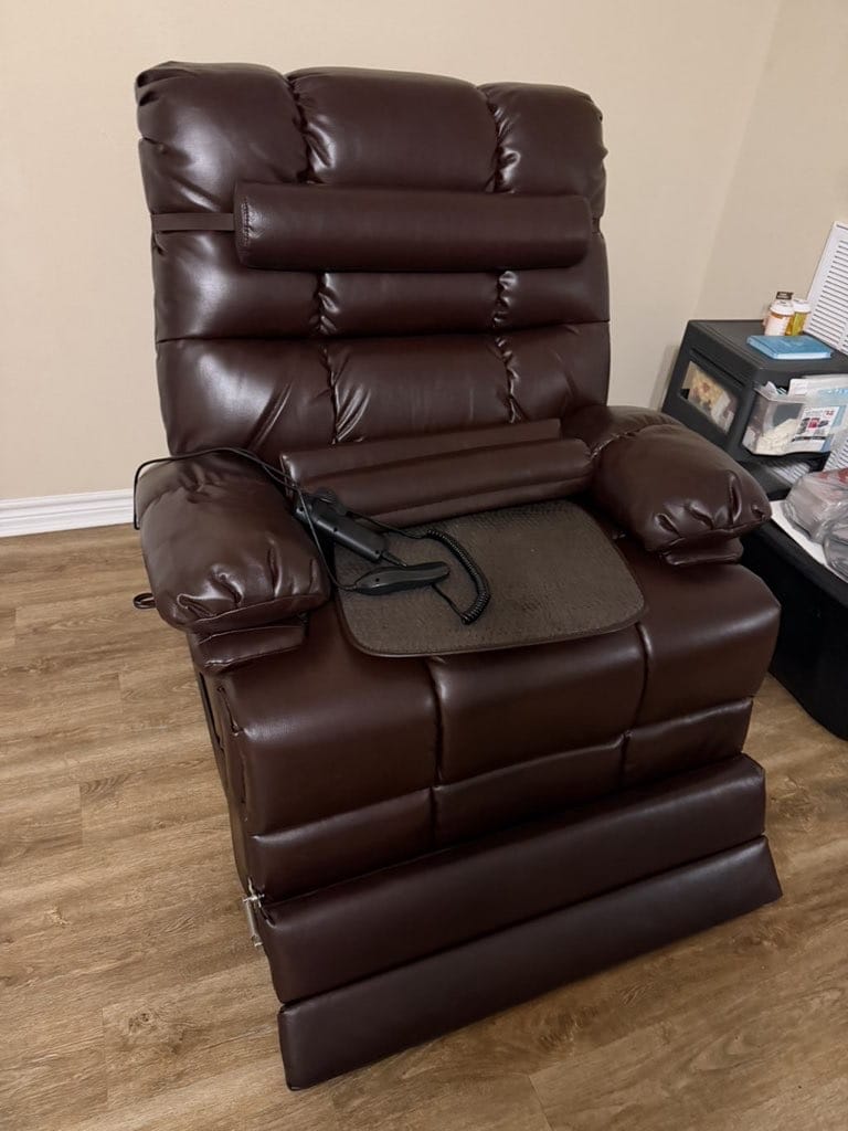 Customer photo review of 9205L Big & Tall Power Lift Recliner – Extended Footrest, Dual Motor, Heat & Massage, 400 lbs
