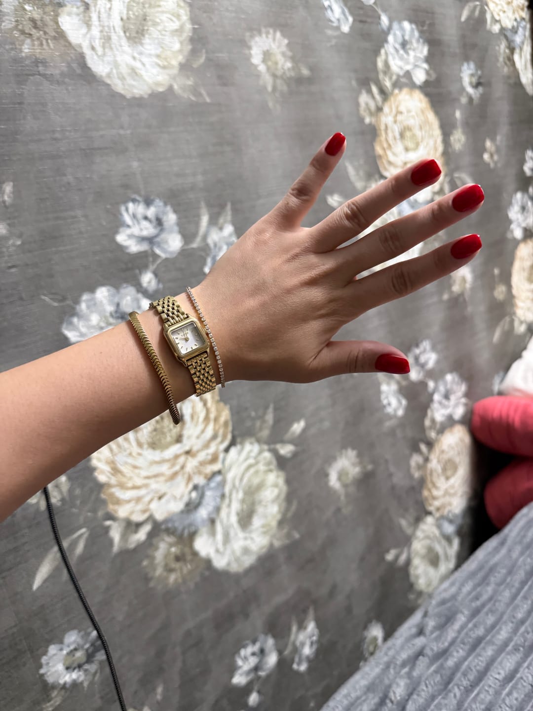 Customer photo review of Macy Petite Gold White