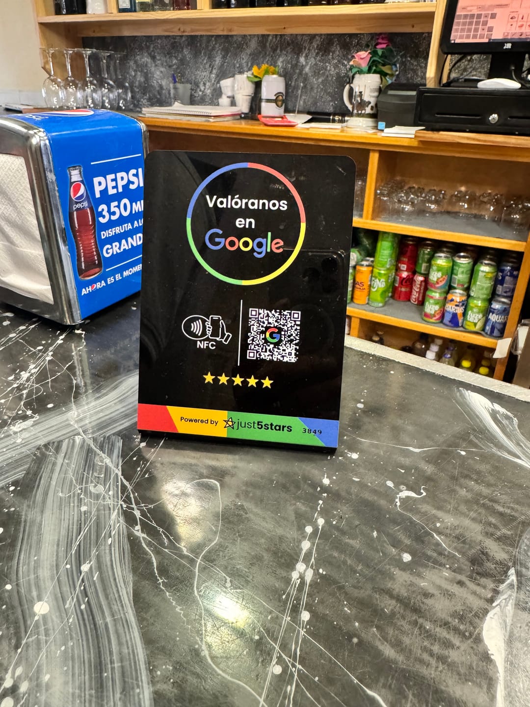 Customer photo review of Expositor Reseñas Google NFC & QR (ES)