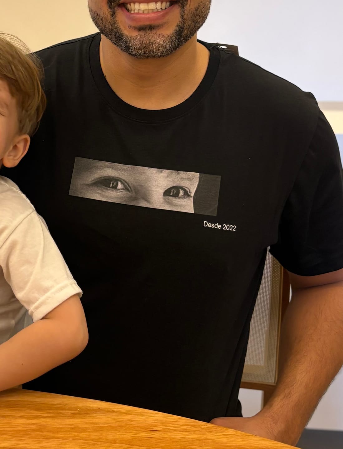 Customer photo review of Camiseta Personalizada OLHARES DOS FILHOS - Algodão Peruano