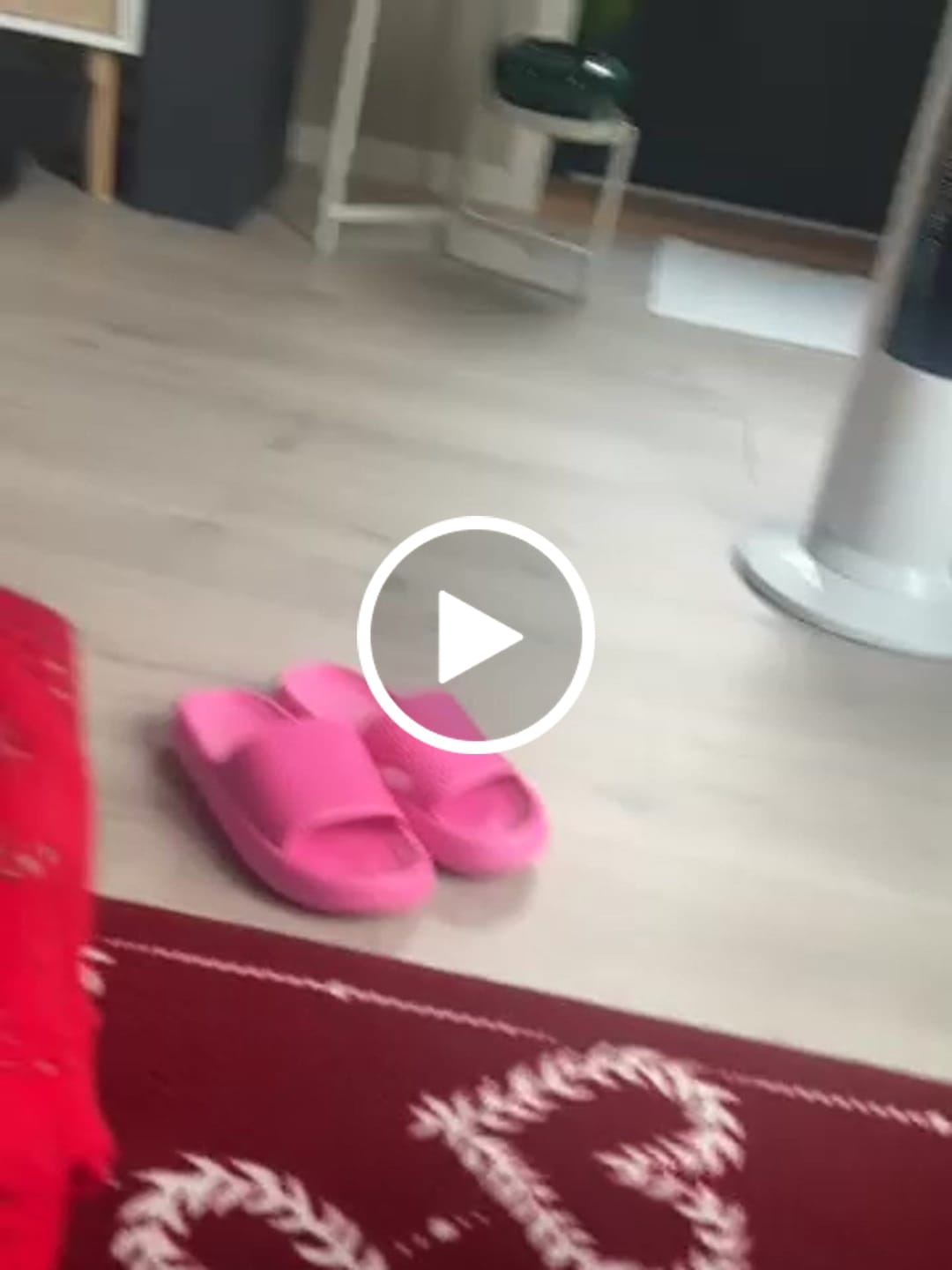 Customer video review of HappyFlops Original Drop 002
