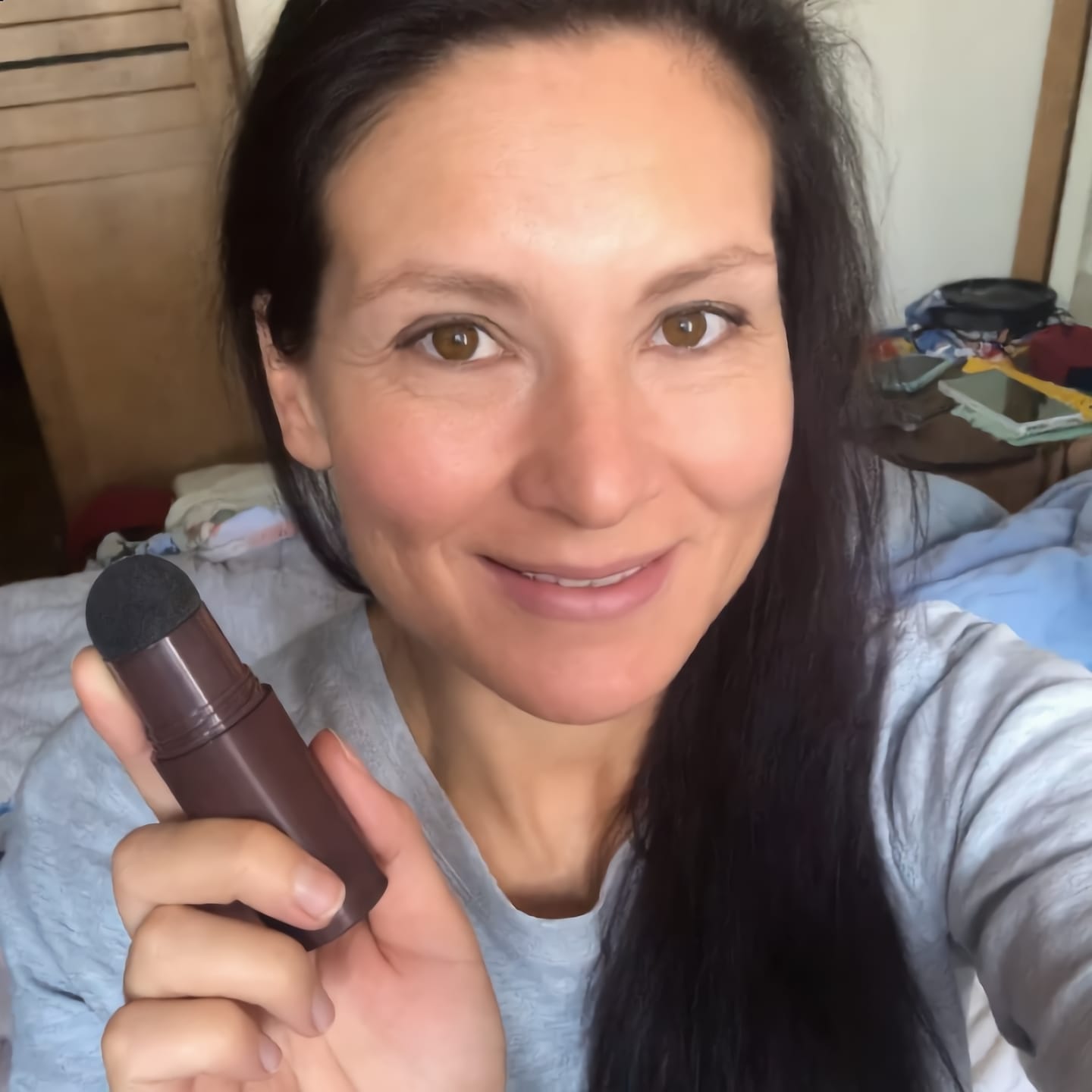 Customer photo review of Stick Corrector de Canas y Línea del Cabello