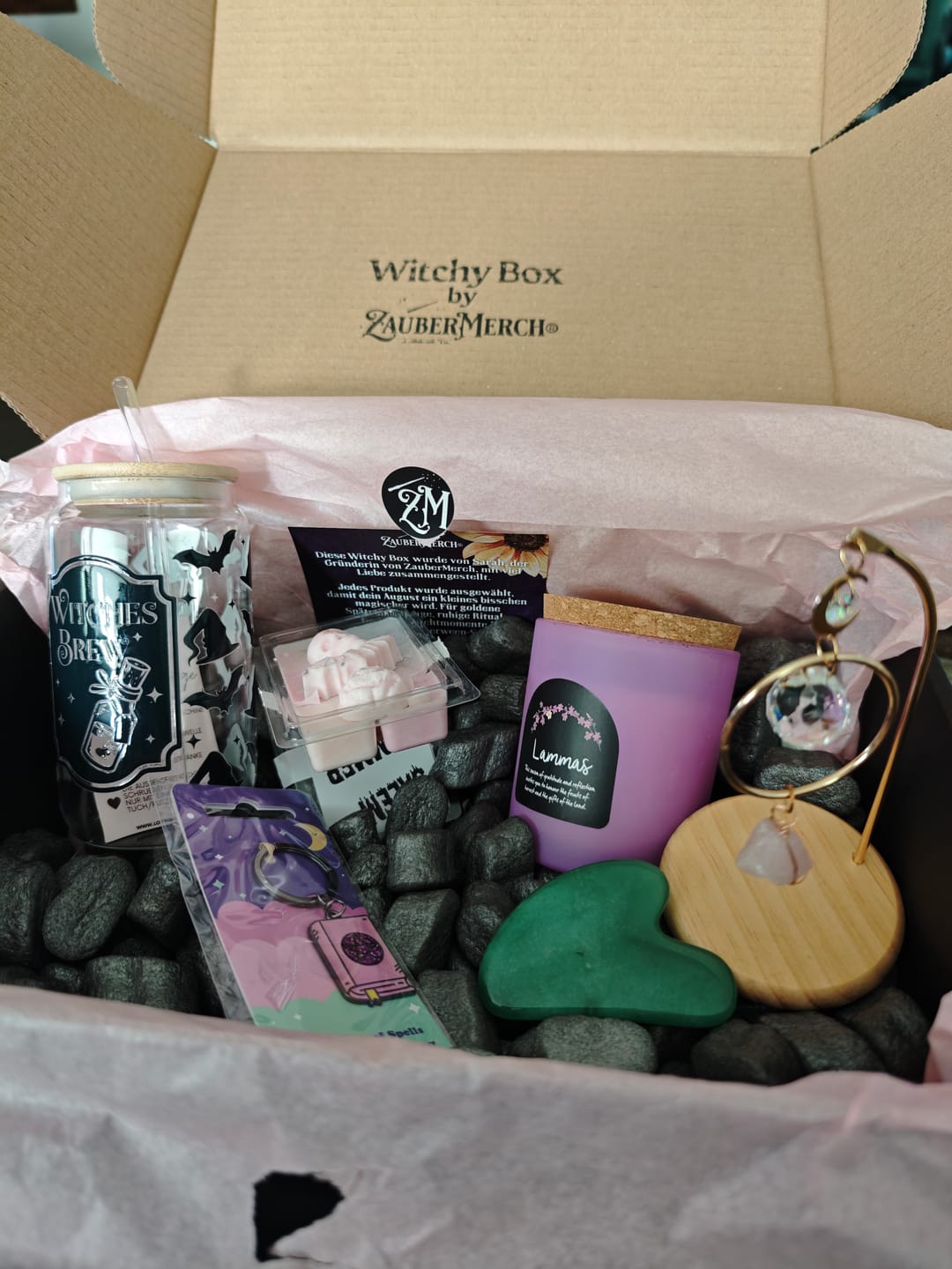 Customer photo review of Witchy Box August (Monatlich wechselnd & limtiert)