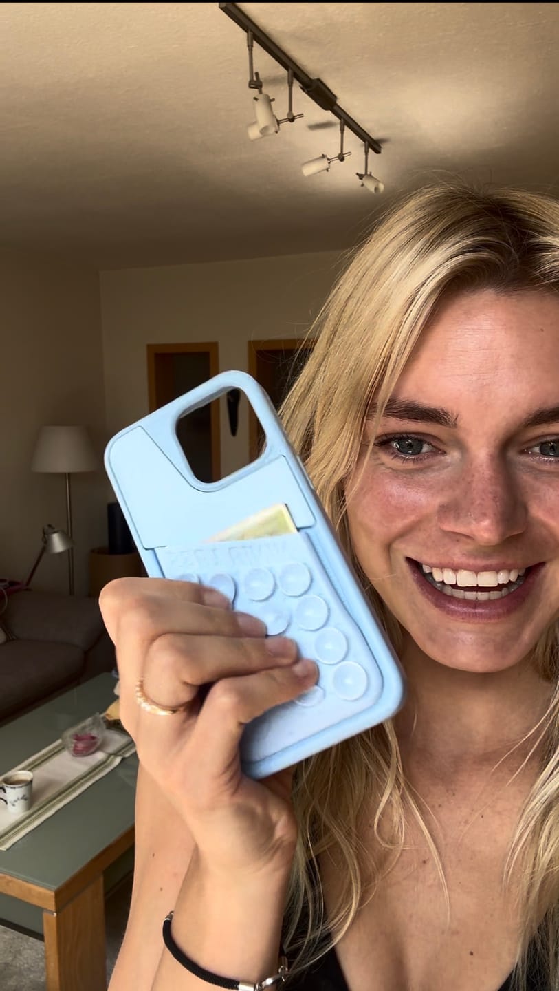 Customer photo review of Octo Pouch - iPhone 17