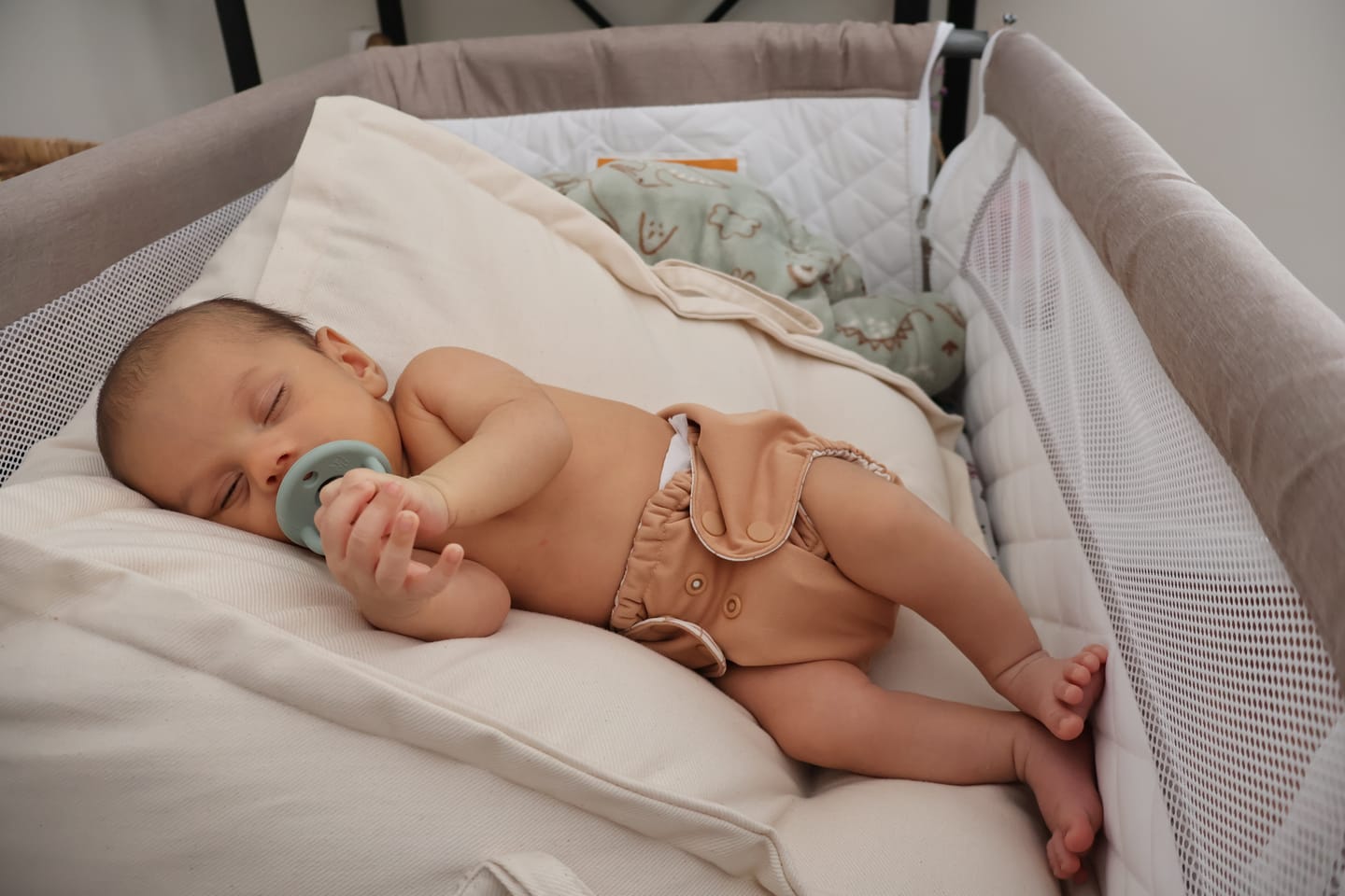 Customer photo review of Peekaboo Pillow | Original