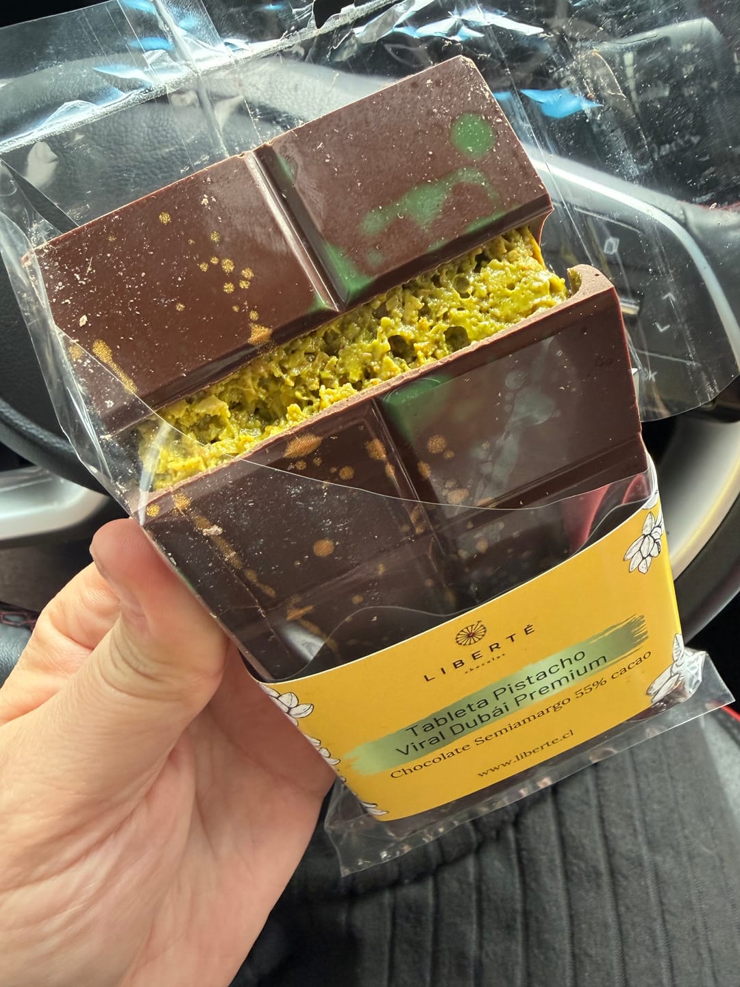 Customer photo review of Tableta Viral de Dubái Semiamargo - Pistacho Habibi