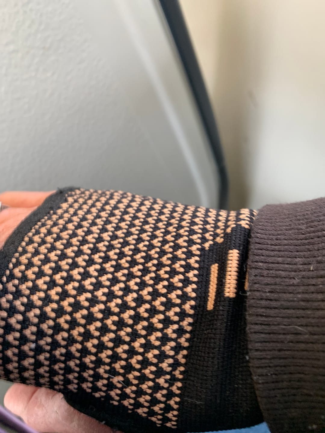 Customer photo review of Flex Hand Compression Gloves