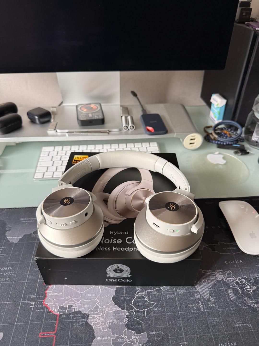 Customer photo review of Oneodio A Series - Bluetooth 5.0 Active Noise Cancelling Wireless Headphones - Built-in Microphone, Type C Charging & Carry Case - Extended 2 Year Warranty Included