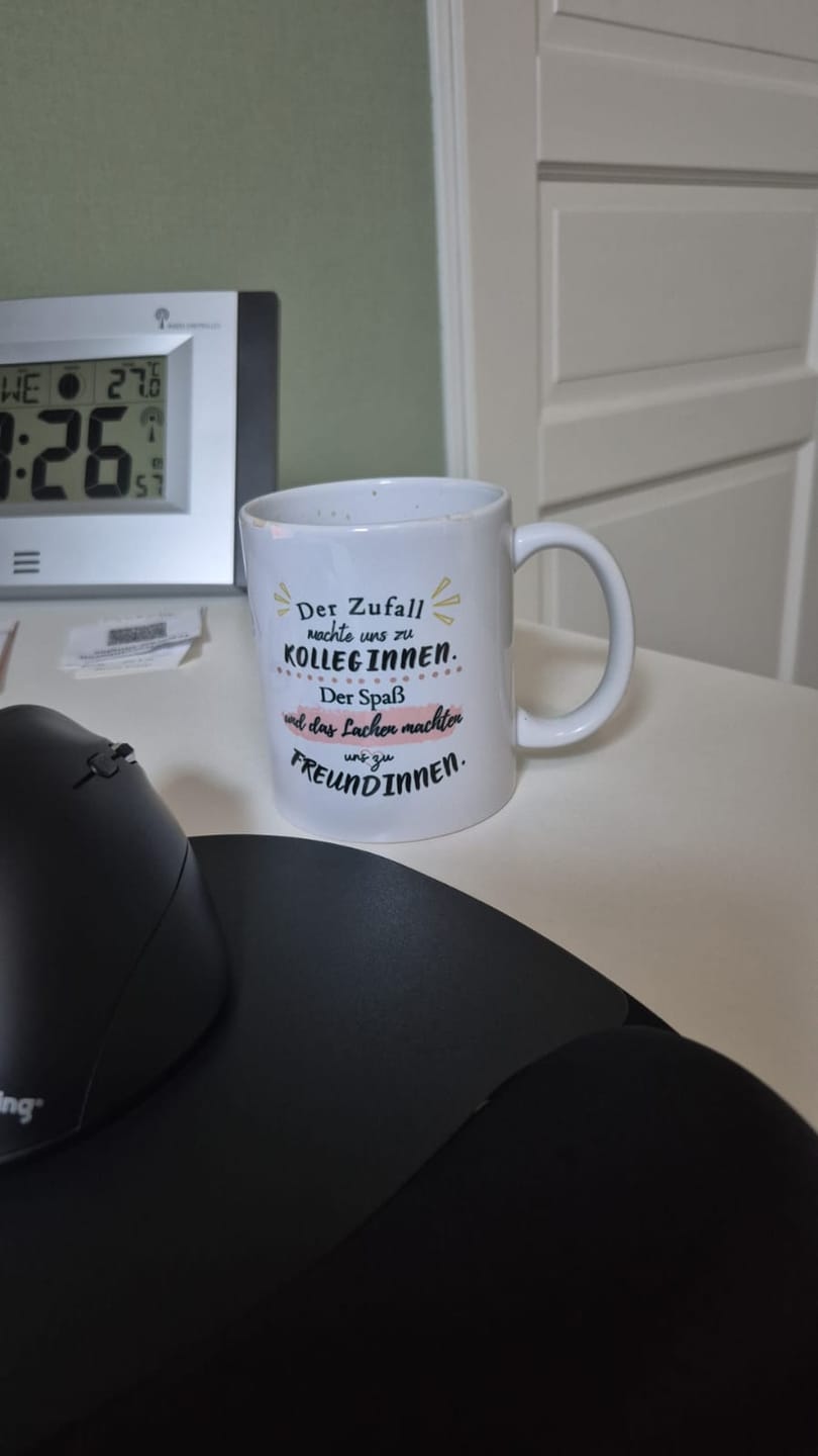 Customer photo review of Zuerst waren wir Kolleginnen - Personalisierte Tasse (2-4 Personen)
