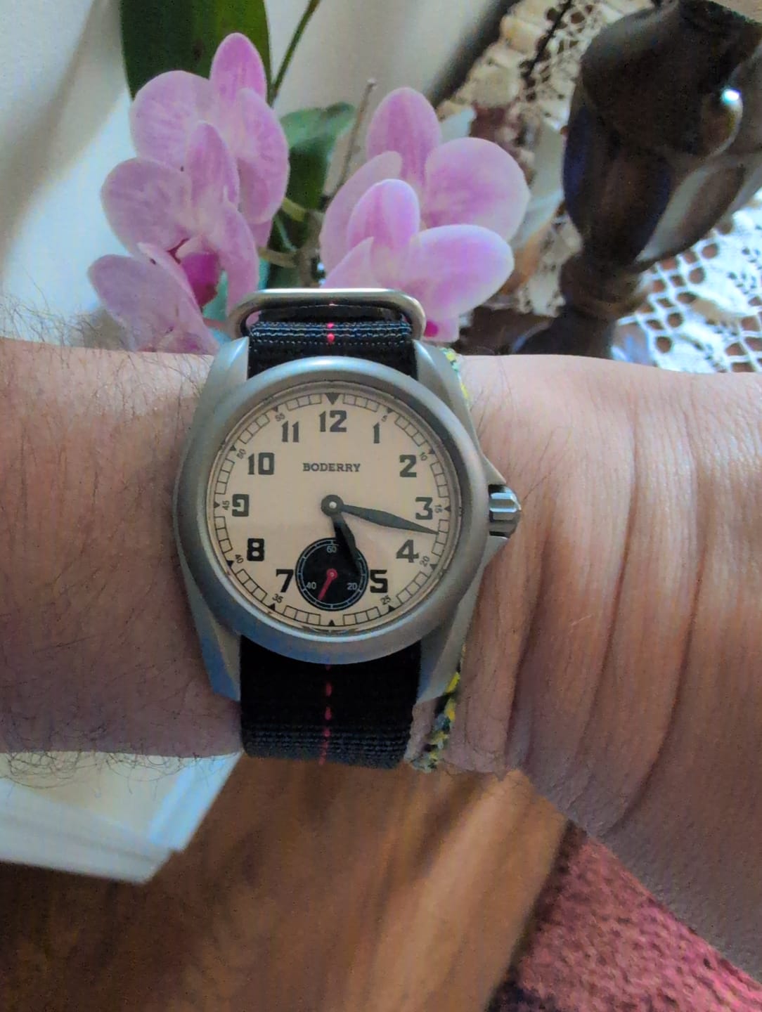 Customer photo review of VOYAGER S72 – 72-Hour Power Reserve Titanium Automatic Field Watch, 100M Water Resistant | Cream/Bracelet
