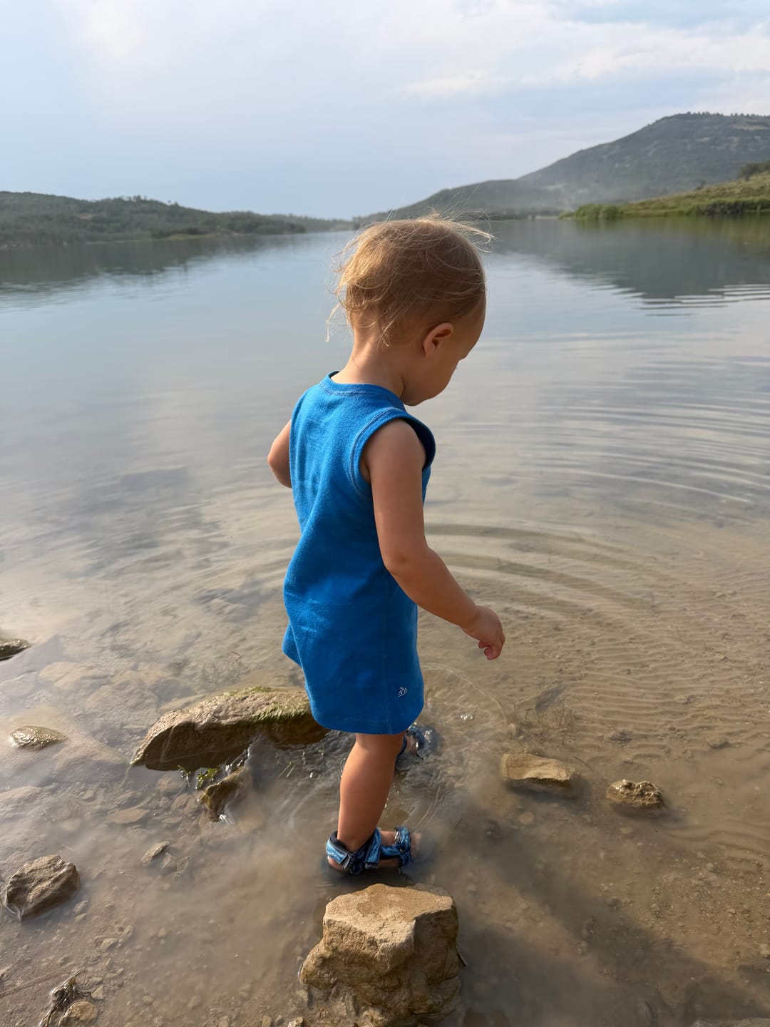 Customer photo review of Kids Merino Wool Adventure Tank Top