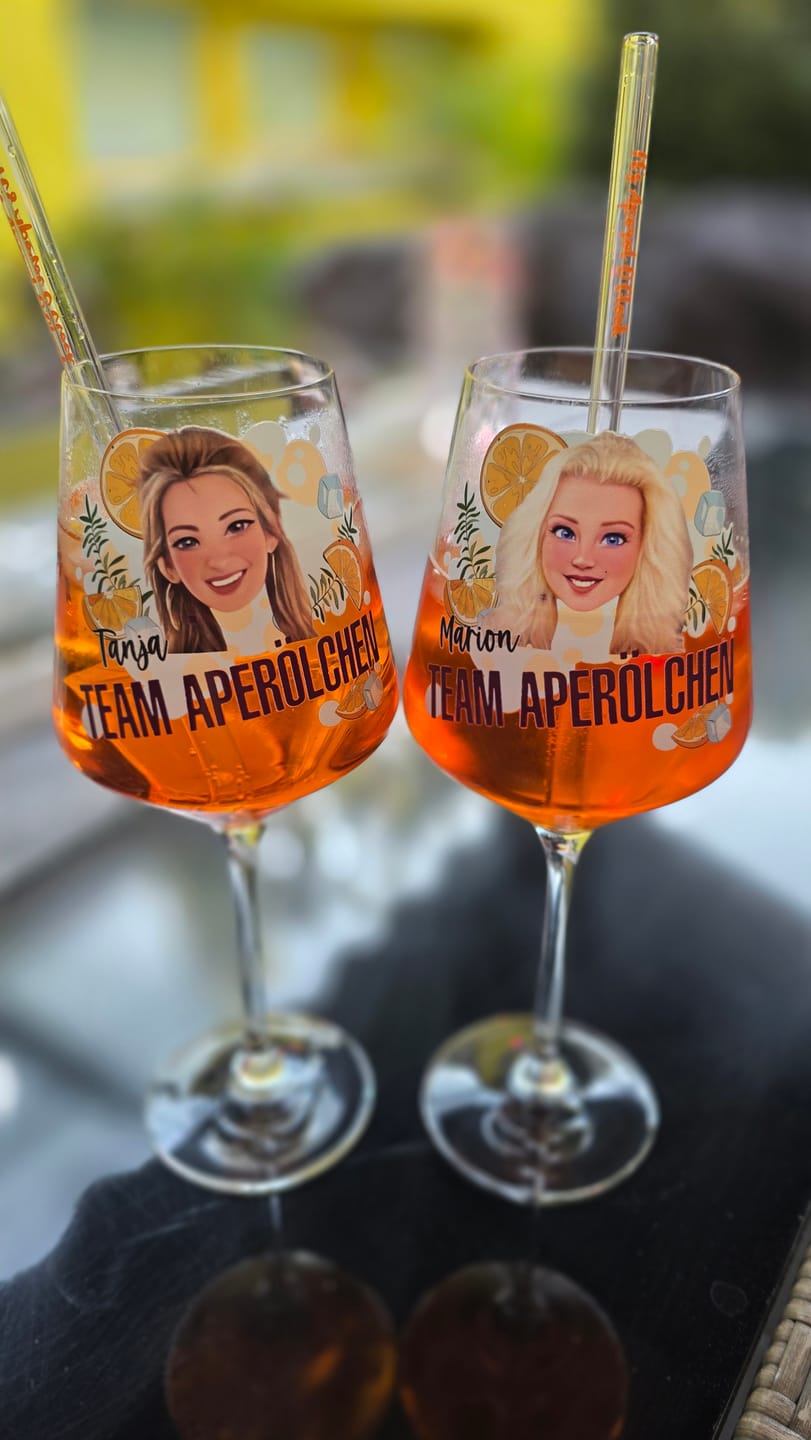 Customer photo review of Spritz happens - Personalisiertes Weinglas