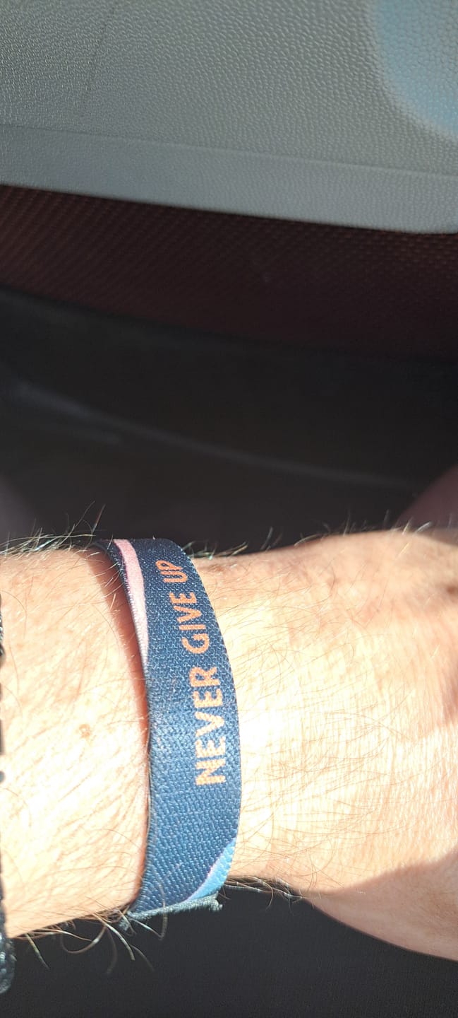 Customer photo review of Never Give Up - Elastisches Armband