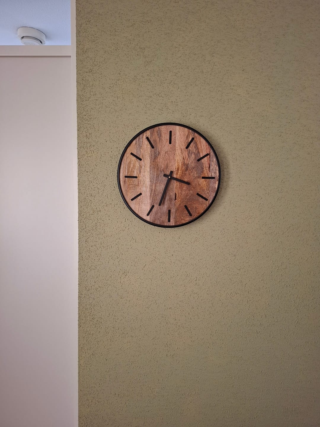 Customer photo review of Klok Wandklok industrieel | Mangohout Staal | ø 50cm / ø 41cm
