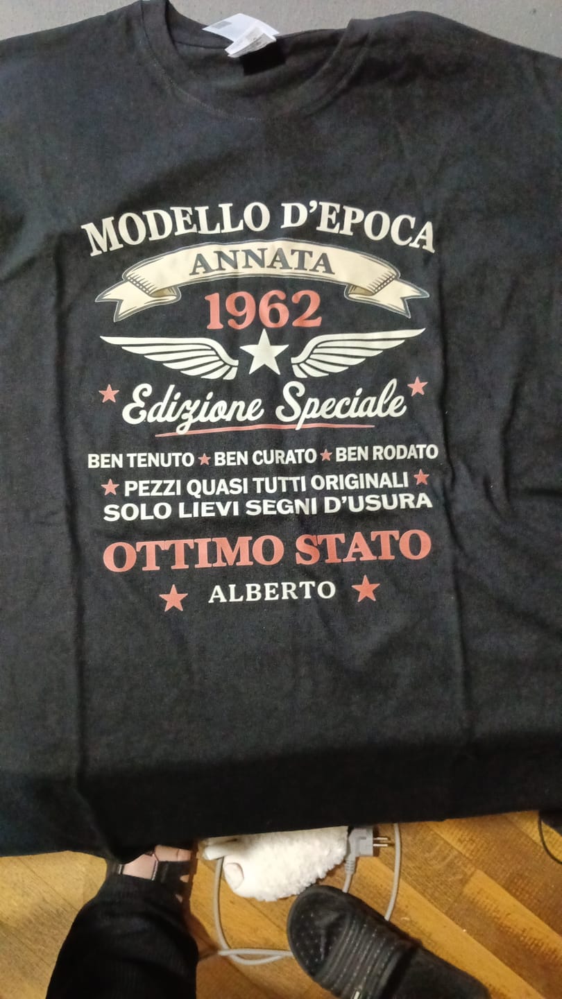 Customer photo review of Oldtimer - Maglietta personalizzata per il compleanno con design vintage