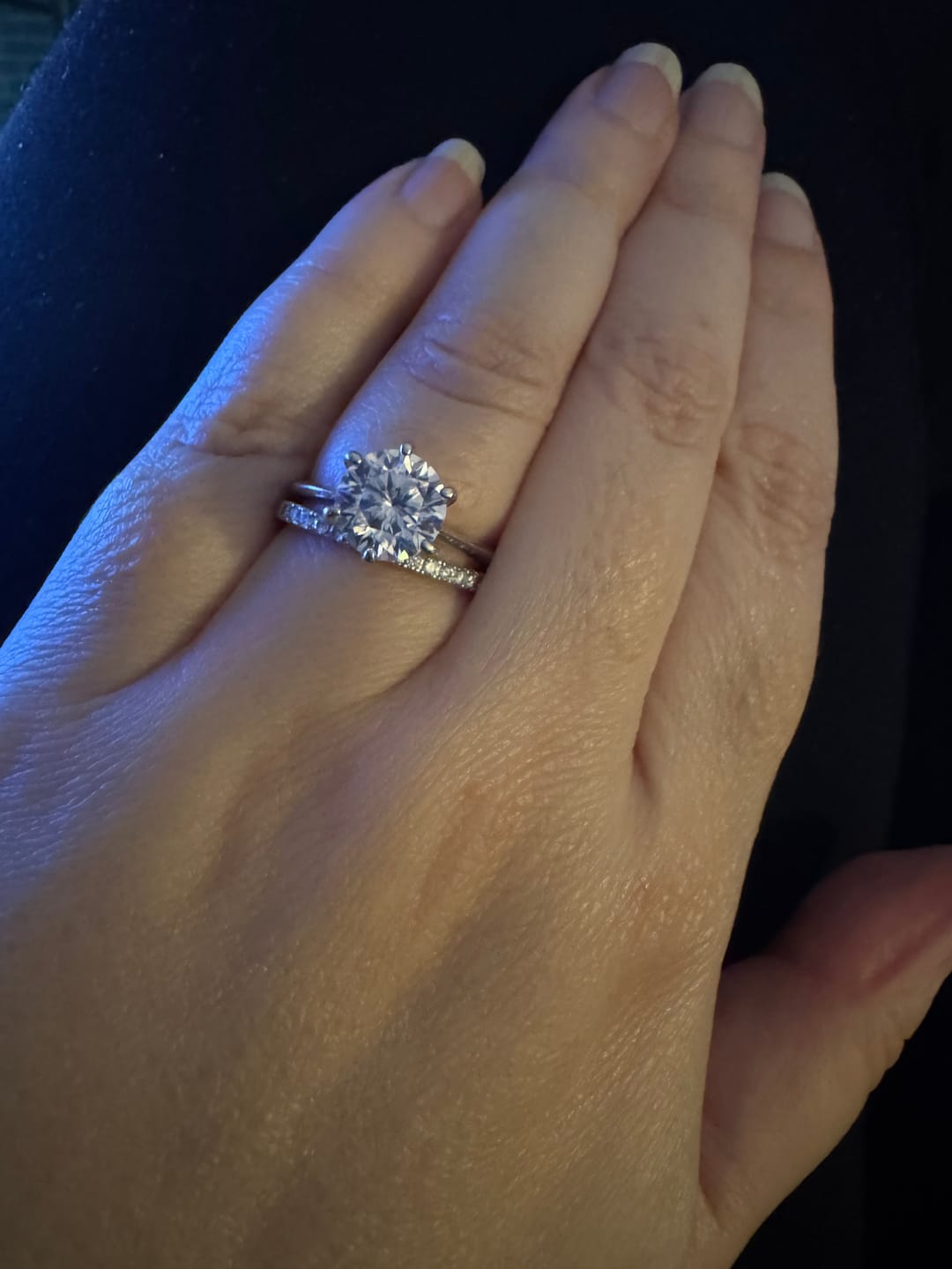Customer photo review of Eternità Half Band Ring