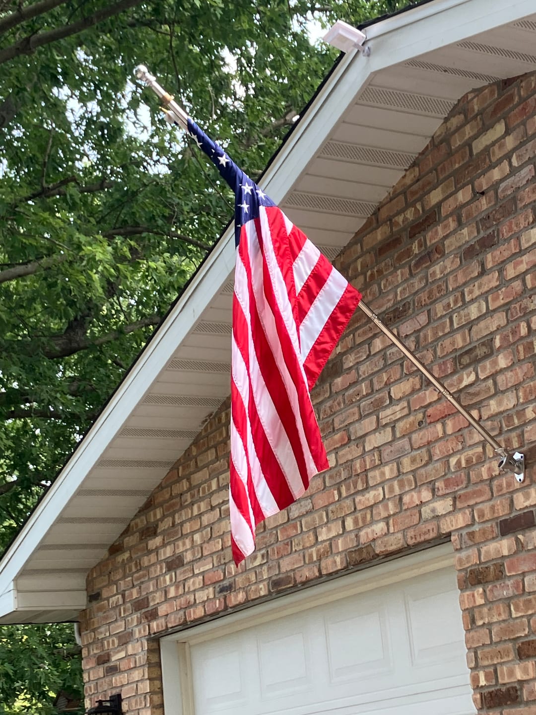 Customer photo review of Non-Tangle Flagpole Spinners