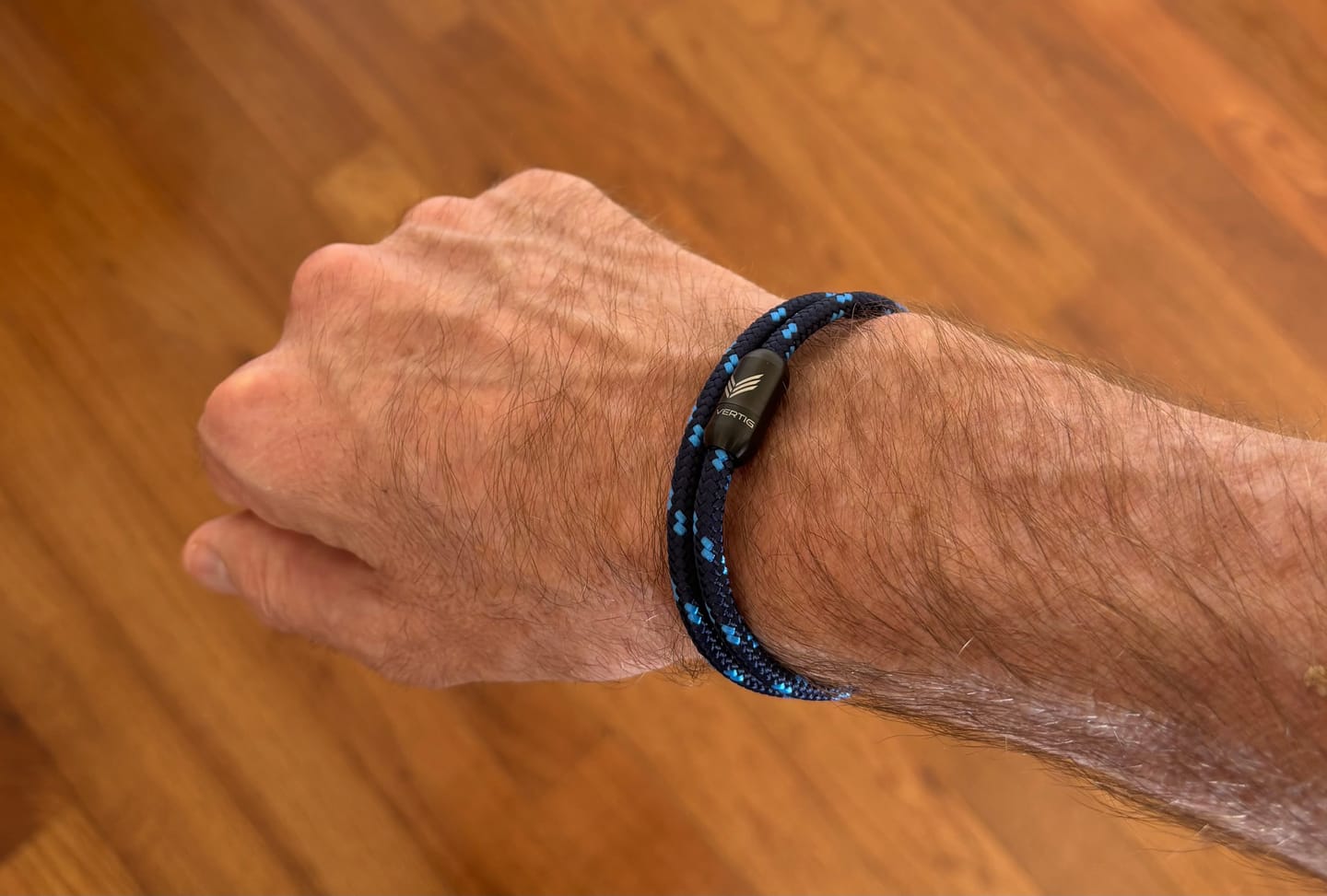 Customer photo review of Paracord Bracelet Magnetic Dark Blue