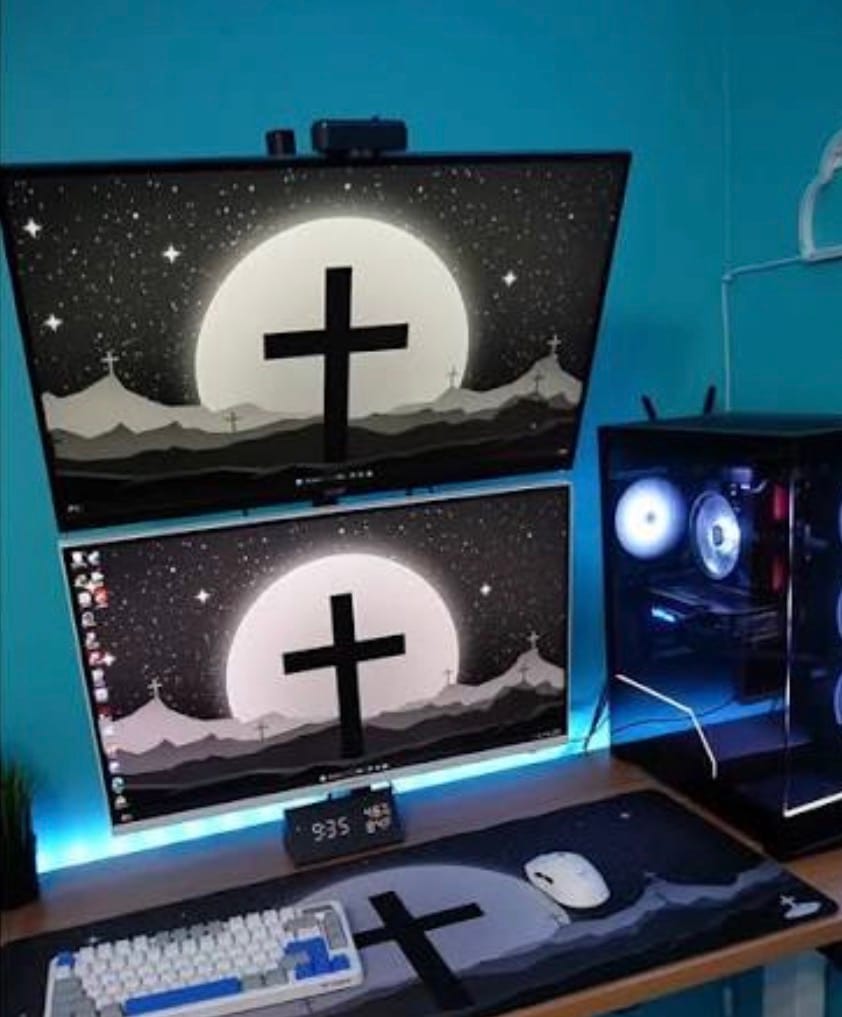 Customer photo review of Cross Black Mousepad