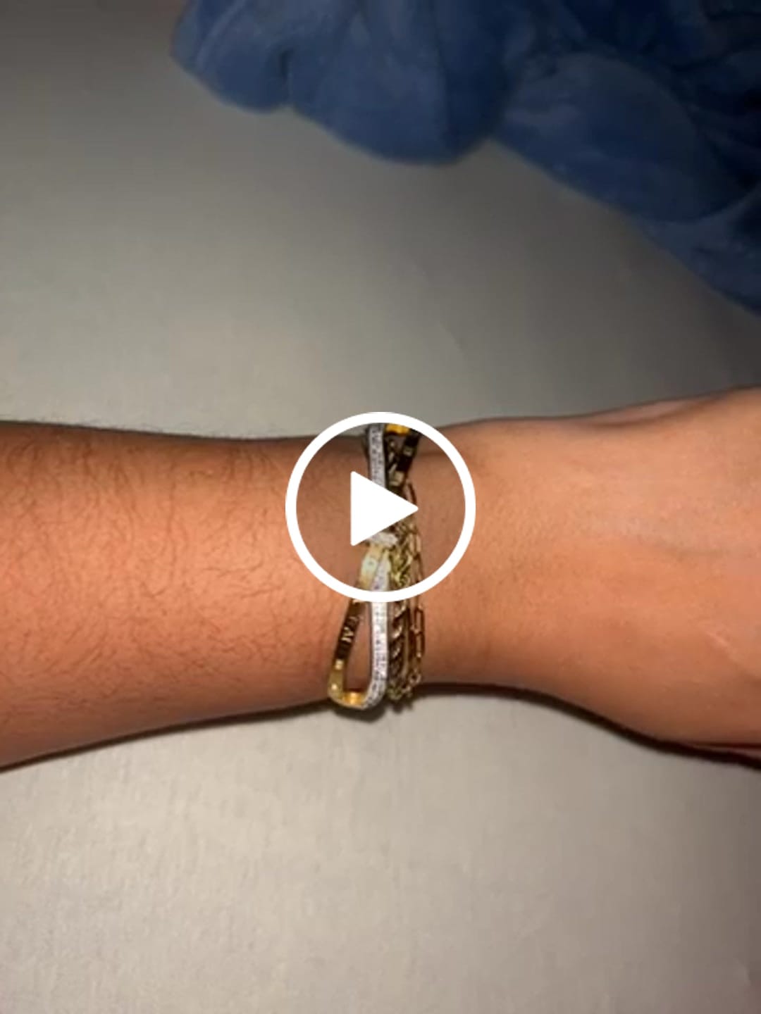 Customer video review of Bracelete Romano Zircônia Banhado em Ouro 18K