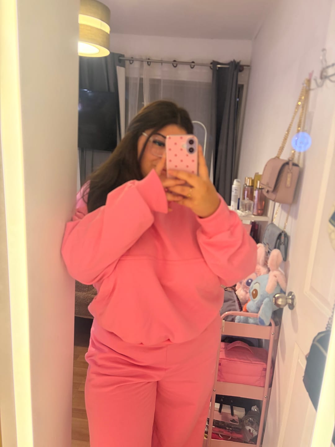 Customer photo review of POLERÓN HOODIE ROSADO - OVERSIZE CON GORRO LOGO BORDADO