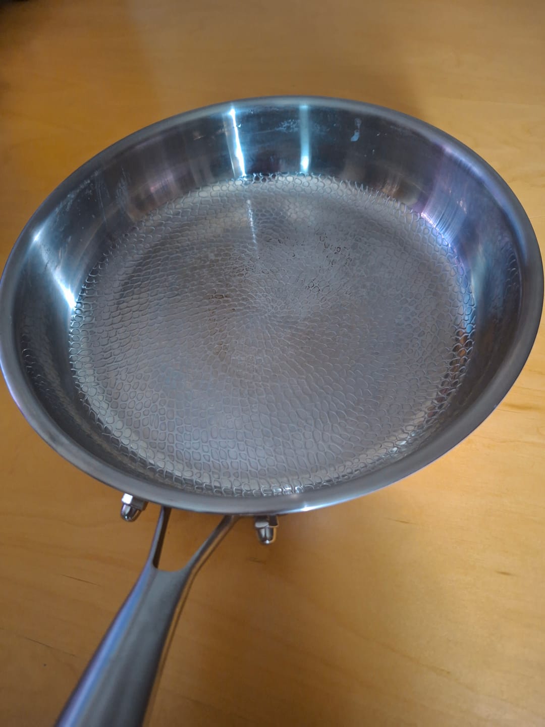 Customer photo review of Käsintaottu Titaanipannu