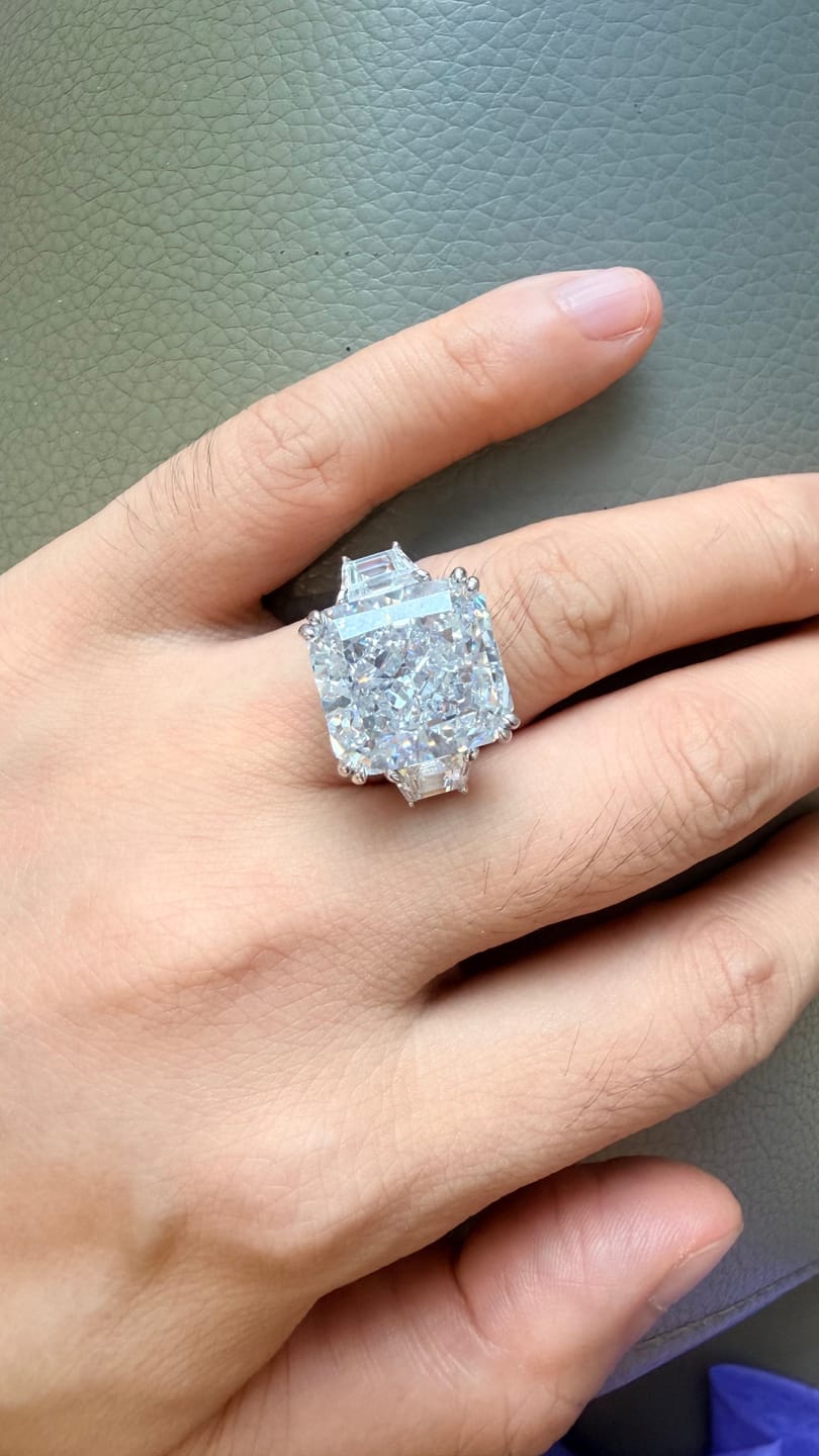 Customer photo review of S925 6.5/12.0 Ct Radiant Cut Crushed Ice Simulated Diamond Three-Stone Engagement Travel Ring