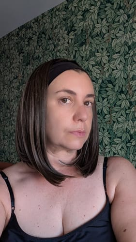 Customer photo review of JBEXTENSION 12 Inches Short Hair Brown with Highlight Headband Wig RUSH FADE BOB - BROWN HIGHLIGHT