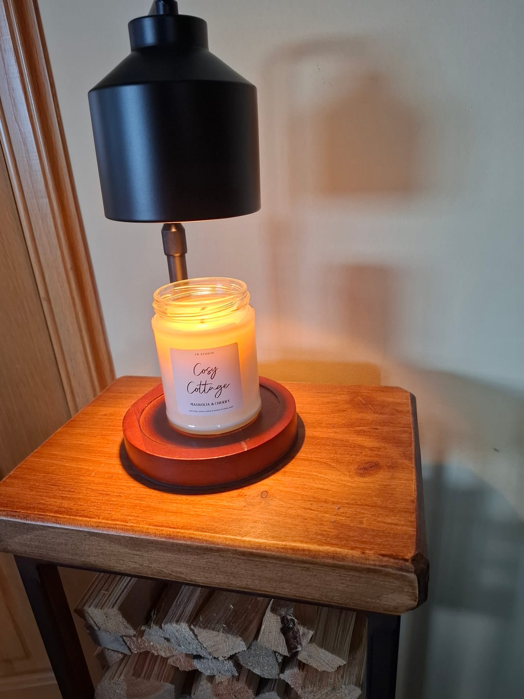 Customer photo review of "Cosy Cottage" Magnolia & Cherry Candle