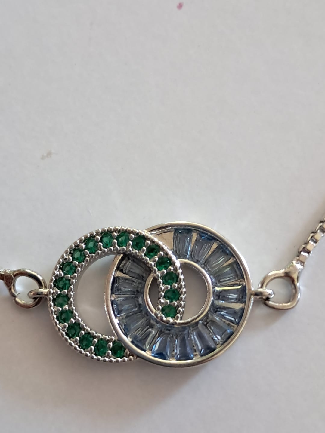 Customer photo review of Geburtssteinarmband mit zwei verbundenen Ringen