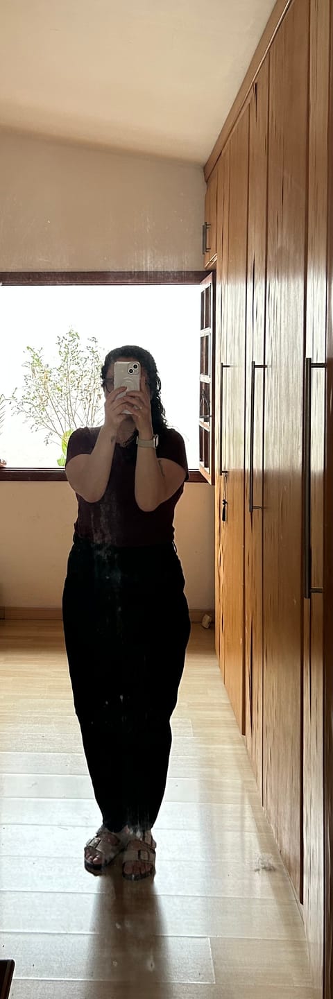 Customer photo review of Calça Jeans Slouchy Cacau Preta