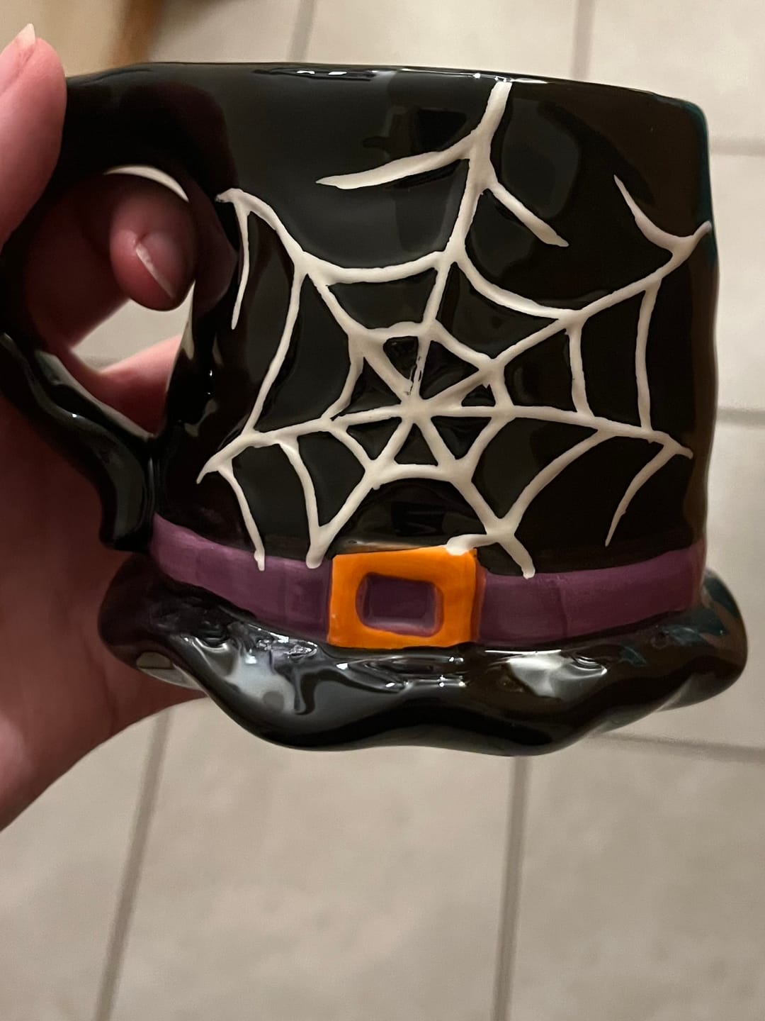 Customer photo review of Hexenhut-Tasse mit Spinnennetz und violettem Hutband
