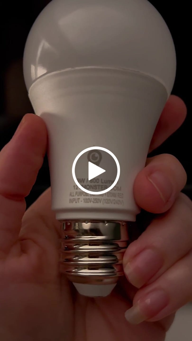 Customer video review of 670nm Deep Red LED Bulb with 3 White Modes