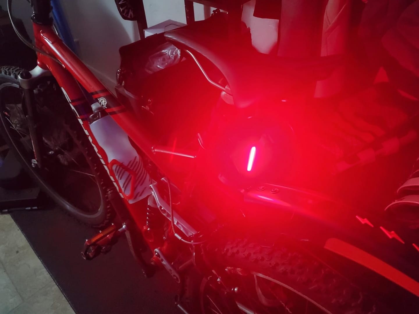 Customer photo review of Luz trasera de bicicleta con iluminación en cascada
