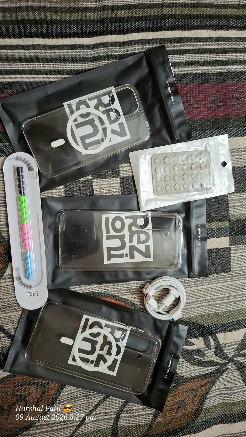 Customer photo review of Anti-Yellow Magsafe Clear Case