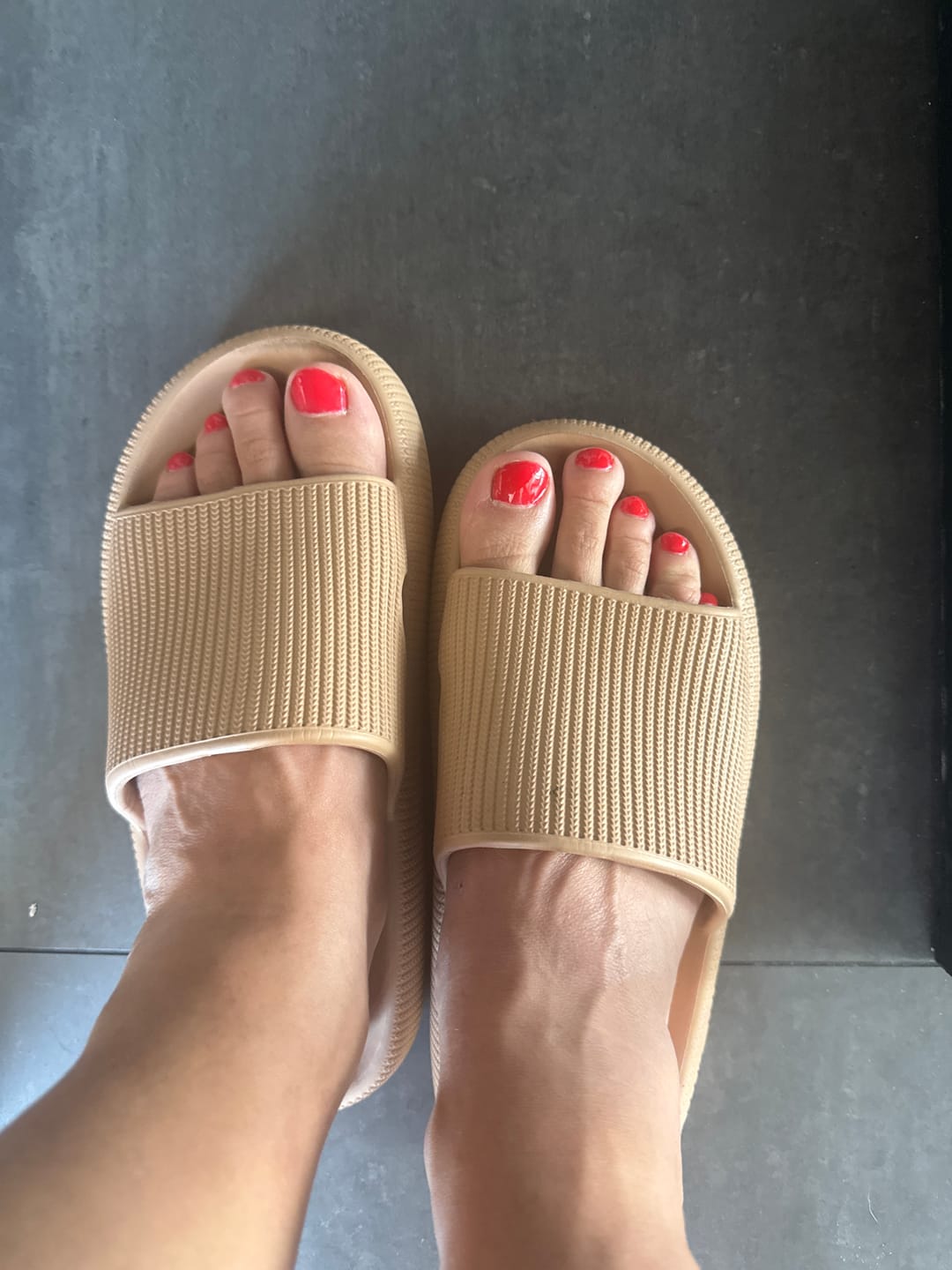 Customer photo review of HappyFlops Original