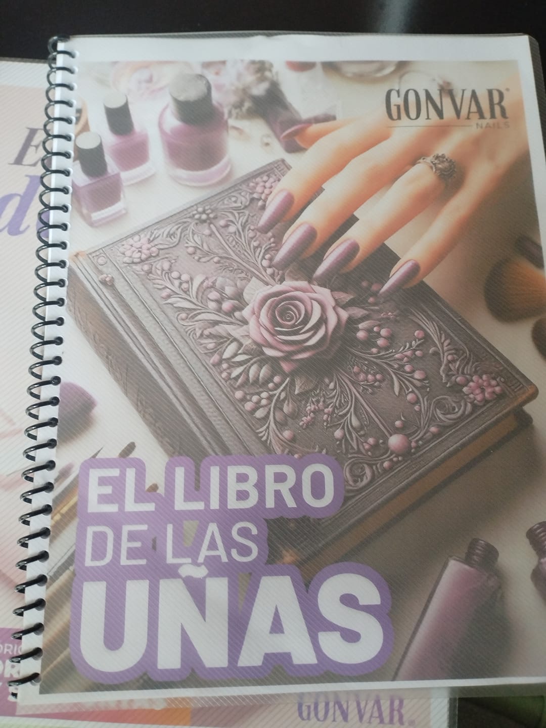 Customer photo review of "El libro de las uñas"/Manual descargable para principiantes | Descargable