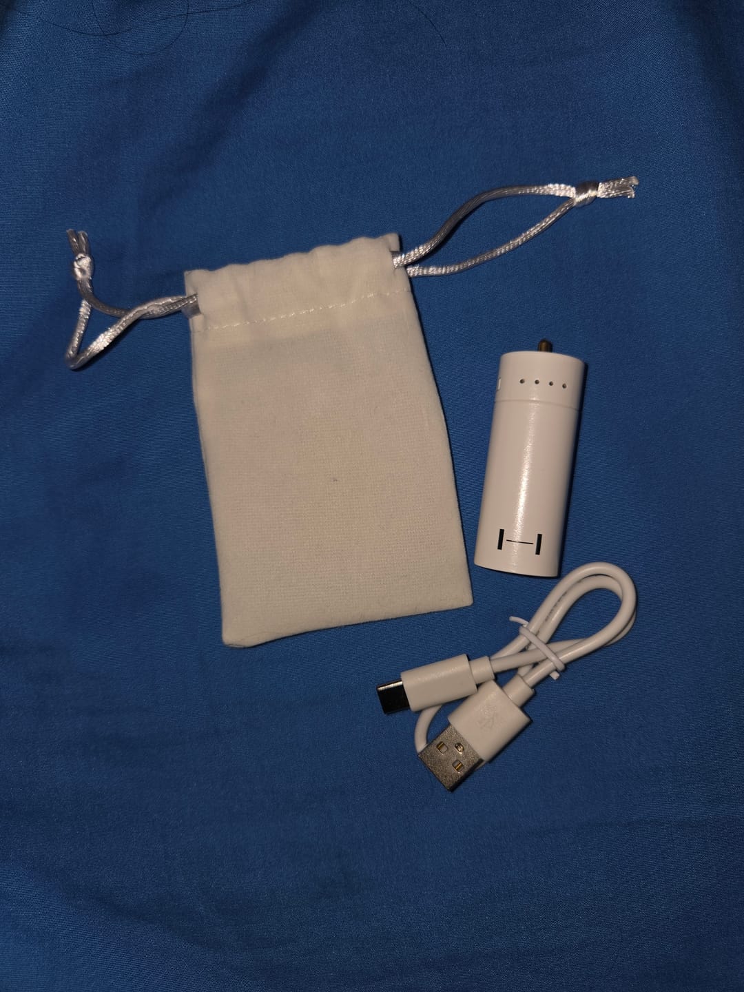 Customer photo review of HYBE OFFICIAL LIGHT STICK BATTERY