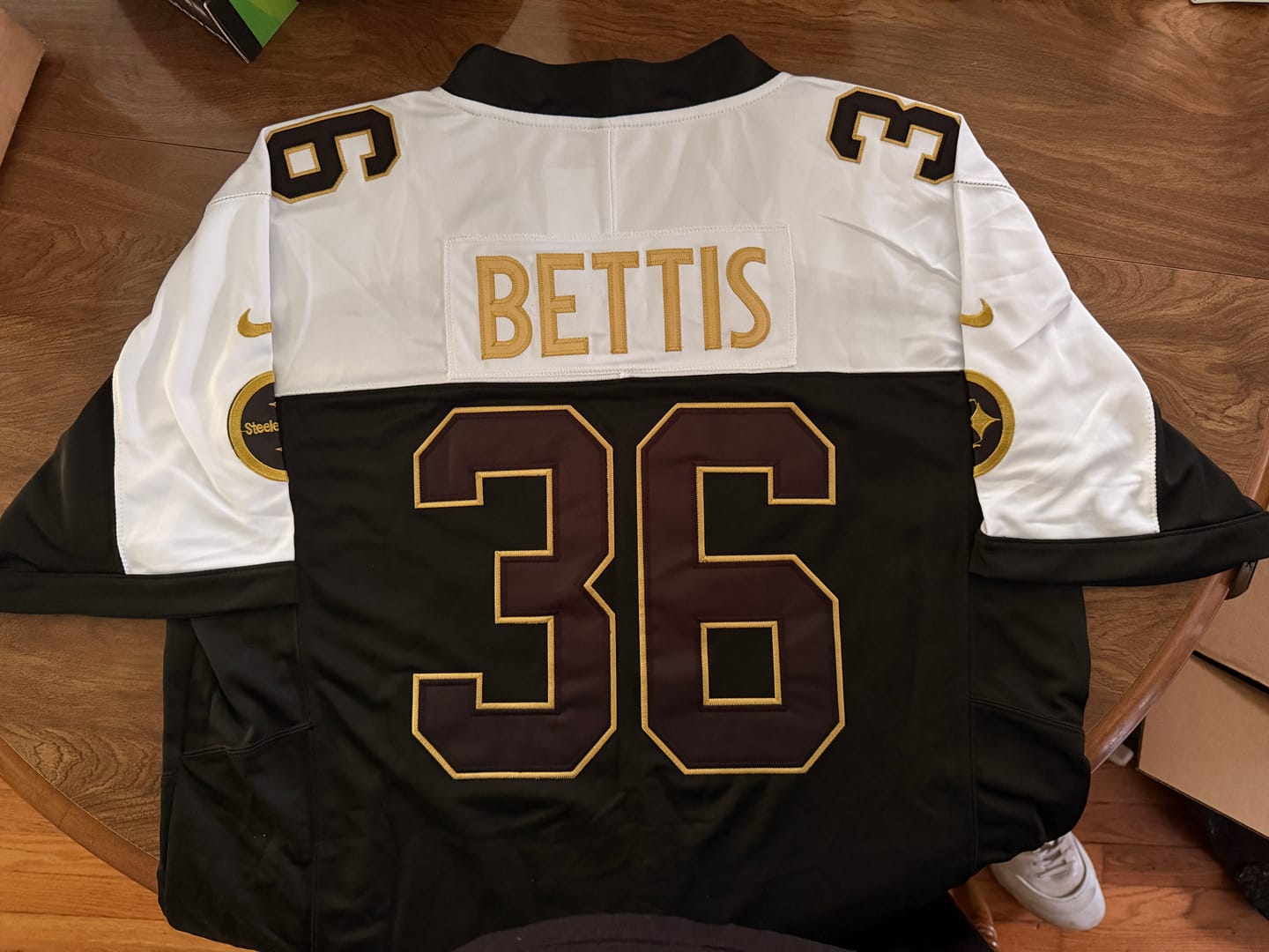 Customer photo review of Men’s Pittsburgh Throwback 1933 Patch Gold Vapor Limited Jersey