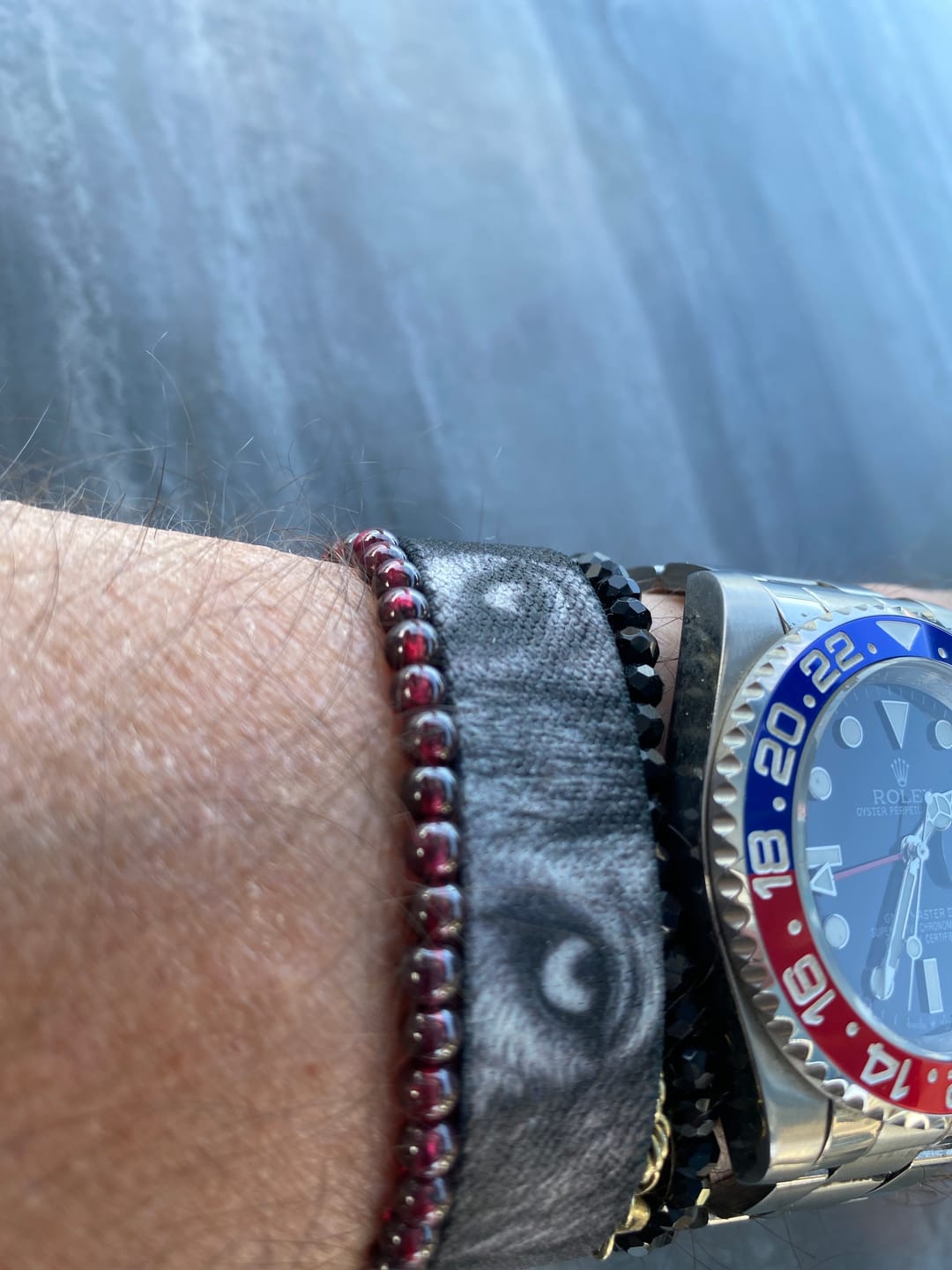 Customer photo review of Stronger Than Yesterday - Elastisches Armband