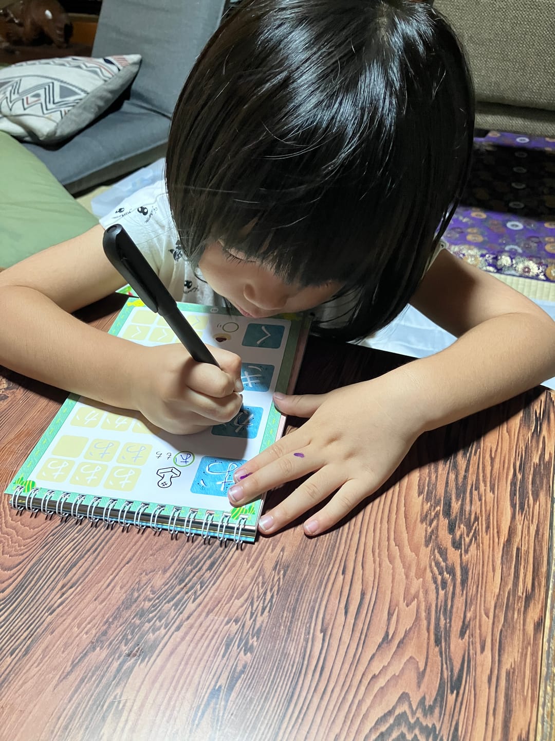 Customer photo review of 文字が消える!? まほうのドリル（ひらがな・カタカナ）